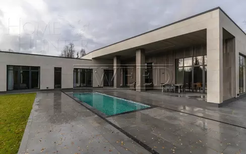 1-этажный коттедж 440 м² с отделкой