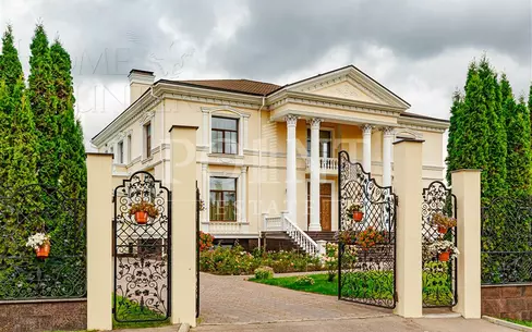 2-этажный коттедж 3 000 м² с отделкой