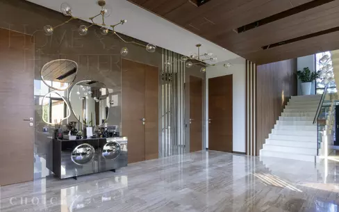3-этажный коттедж 550 м² с отделкой