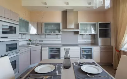 4-КОМН. КВАРТИРА С ОТДЕЛКОЙ 180 М² НА 11 ЭТАЖЕ