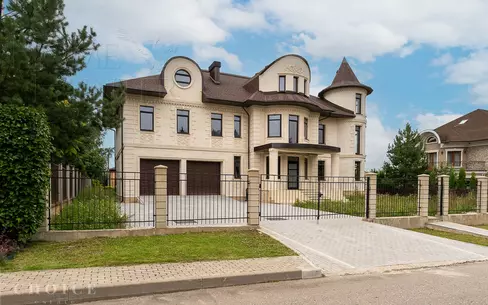 2-этажный коттедж 860 м² без отделки