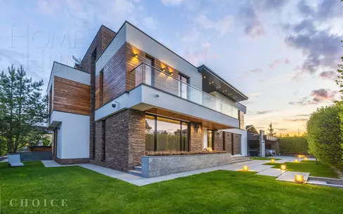 3-этажный коттедж 550 м² с отделкой
