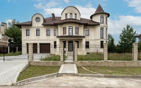 2-этажный коттедж 860 м² без отделки