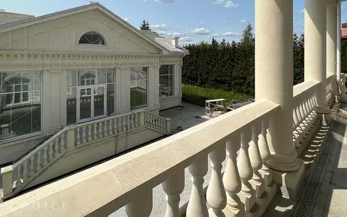 3-этажный коттедж 1 532 м² без отделки