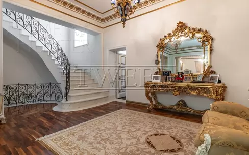 3-этажный коттедж 1 200 м² с отделкой