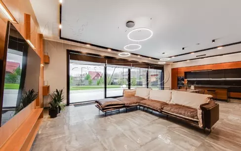 2-этажный коттедж 540 м² с отделкой