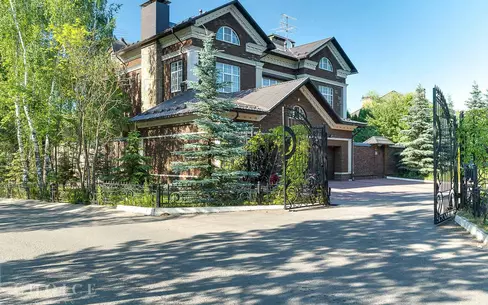 4-этажный коттедж 1 200 м² с отделкой