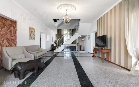 2-этажный коттедж 750 м² с отделкой