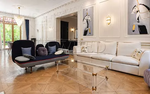 3-этажный коттедж 350 м² с отделкой