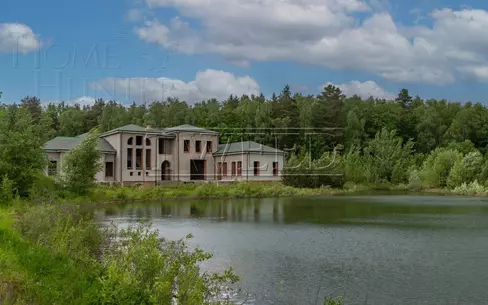 3-этажный коттедж 1 400 м² без отделки
