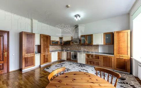 5-КОМН. КВАРТИРА С ОТДЕЛКОЙ 185.8 М² НА 3 ЭТАЖЕ