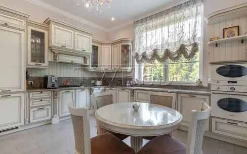 2-этажный коттедж 700 м² с отделкой