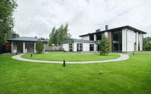 3-этажный коттедж 640 м² с отделкой