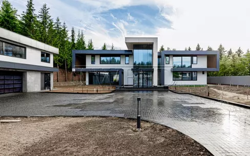 3-этажный коттедж 1 283.2 м² без отделки