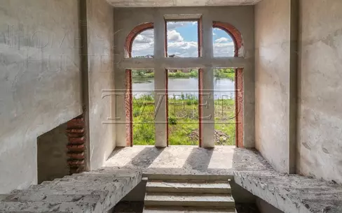 3-этажный коттедж 1 400 м² без отделки