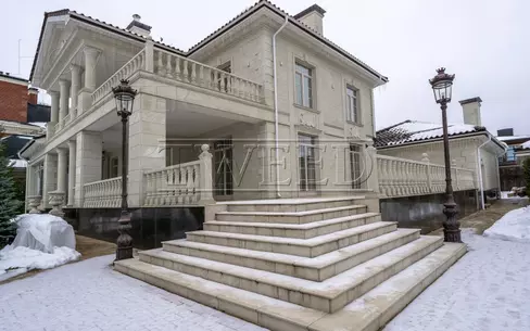 2-этажный коттедж 650 м² с отделкой