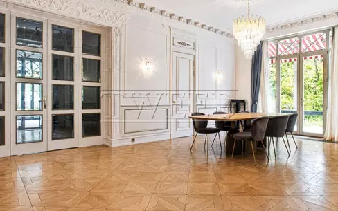 3-этажный коттедж 350 м² с отделкой