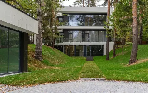 2-этажный коттедж 650 м² с отделкой