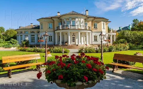 2-этажный коттедж 2 000 м² с отделкой