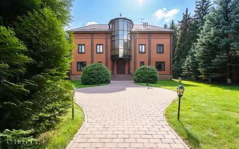 3-этажный коттедж 1 200 м² с отделкой