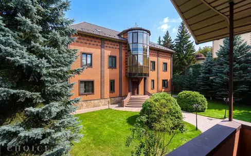 3-этажный коттедж 1 200 м² с отделкой