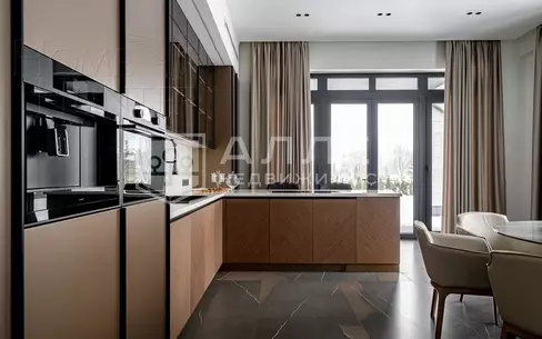 2-этажный коттедж 627.9 м² с отделкой