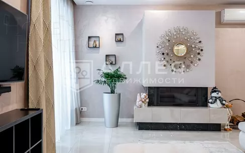 2-этажный коттедж 240 м² с отделкой