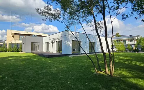 1-этажный коттедж 300 м² с отделкой