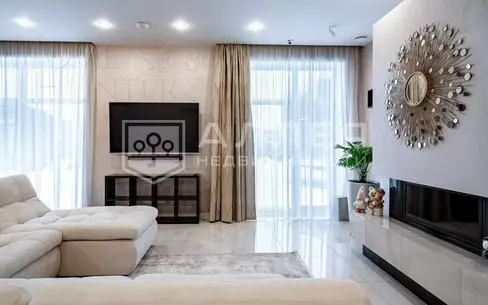 2-этажный коттедж 240 м² с отделкой