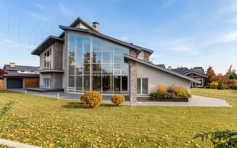 2-этажный коттедж 1 650 м² без отделки