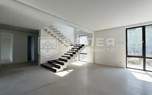 2-этажный коттедж 445 м² с отделкой