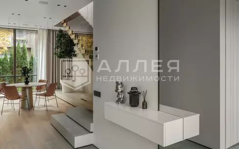 2-этажный таунхаус 250 м² с отделкой