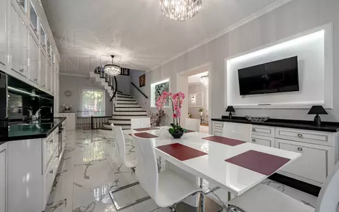 3-этажный коттедж 610 м² с отделкой
