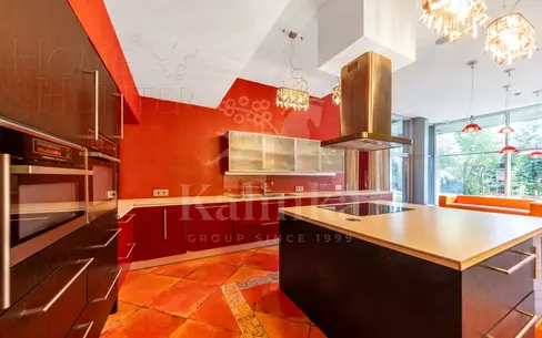 3-этажный коттедж 1 500 м² с отделкой