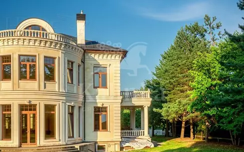 2-этажный коттедж 1 150 м² без отделки