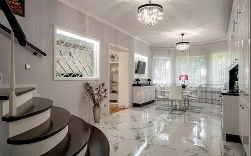 3-этажный коттедж 610 м² с отделкой