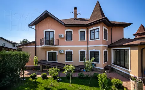 3-этажный таунхаус 465 м² с отделкой