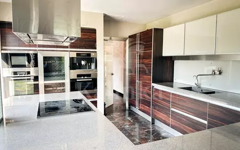 4-КОМН. КВАРТИРА С ОТДЕЛКОЙ 210.6 М² НА 2 ЭТАЖЕ