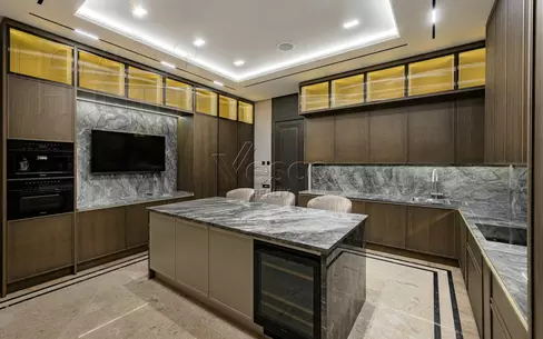 2-этажный коттедж 1 000 м² с отделкой