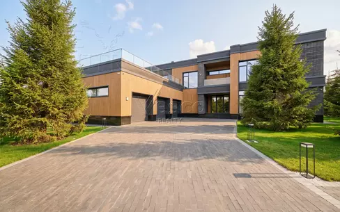 2-этажный коттедж 1 000 м² с отделкой