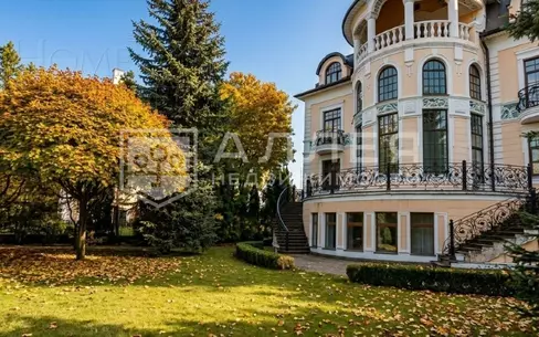 4-этажный коттедж 776 м² с отделкой