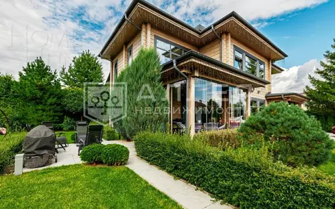 2-этажный коттедж 300 м² с отделкой