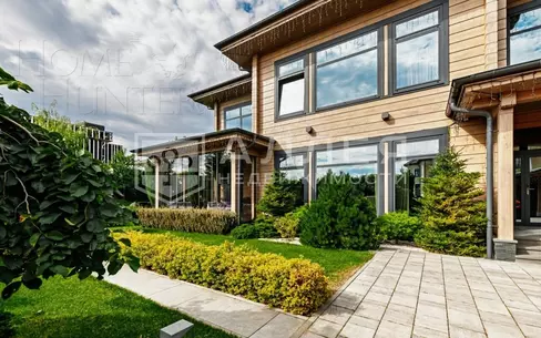 2-этажный коттедж 300 м² с отделкой