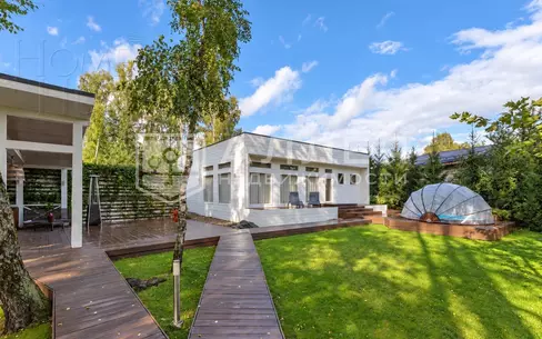 2-этажный коттедж 290 м² с отделкой