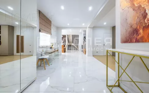 3-этажный коттедж 285 м² с отделкой
