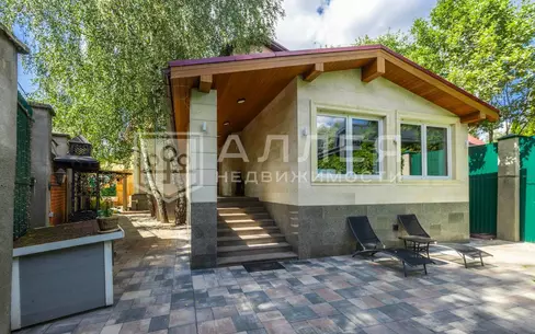 3-этажный коттедж 285 м² с отделкой
