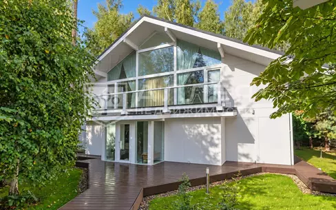 2-этажный коттедж 290 м² с отделкой