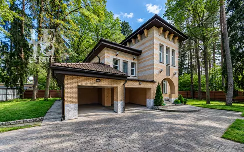 1-этажный коттедж 380 м² с отделкой