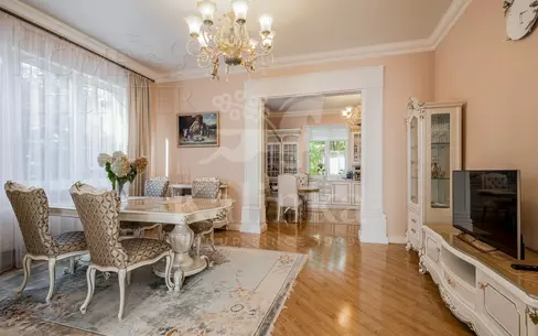 3-этажный коттедж 800 м² с отделкой