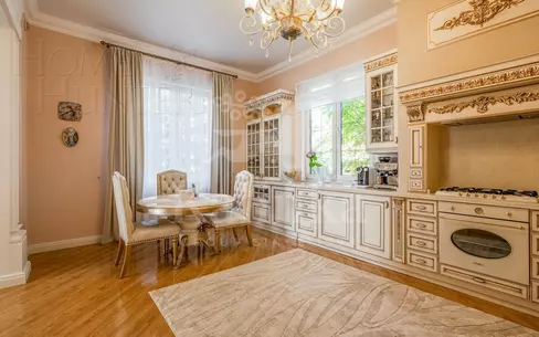3-этажный коттедж 800 м² с отделкой